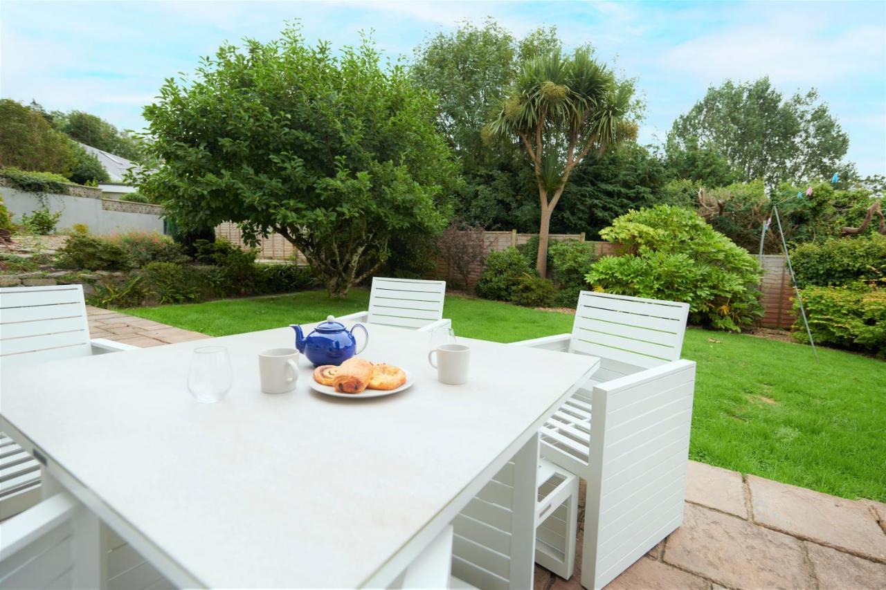 Sea Gem- Beautiful Family Home With Stunning Sea Views & Garden Tenby Exterior photo